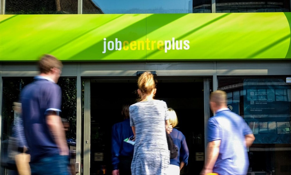 Arbeitslosigkeit in Großbritannien steigt auf Vier-Jahres-Hoch