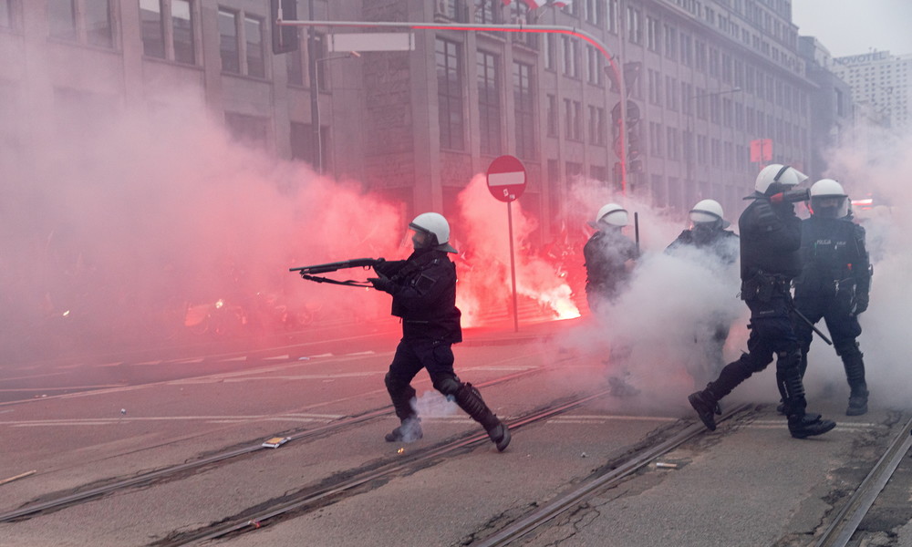 Krawalle in Warschau: Polizei nimmt mehr als 300 Menschen fest