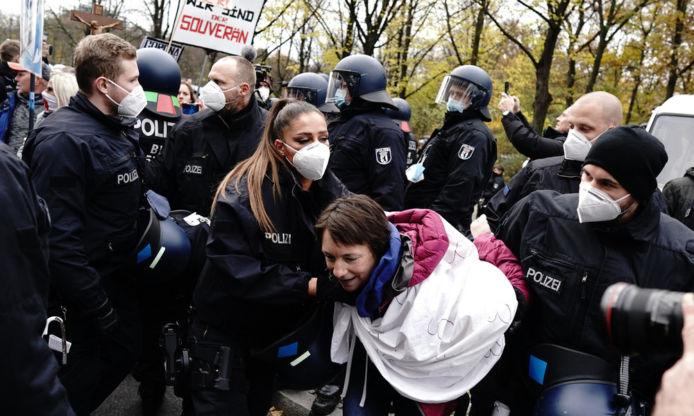Mehrere Verhaftungen bei Protesten gegen das neue Infektionsschutzgesetz