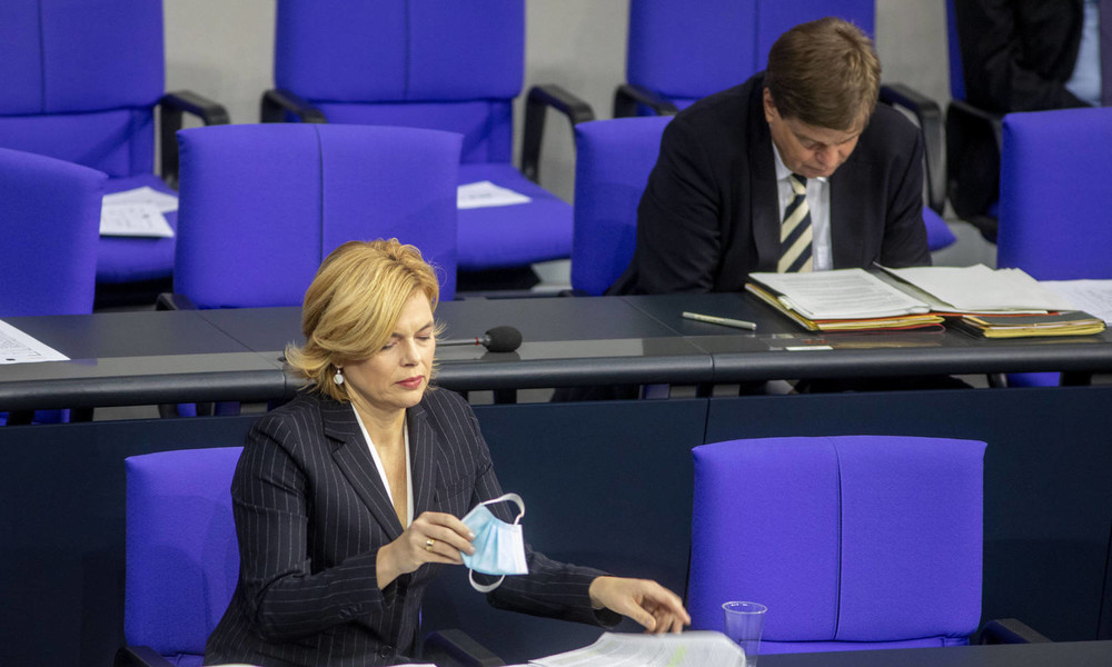 Bundesministerin Julia Klöckner warnt vor "Schwarmdummheit"