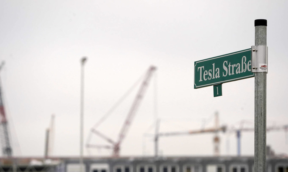 Tesla: Elon Musk will in Grünheide weltgrößte Batteriefabrik bauen