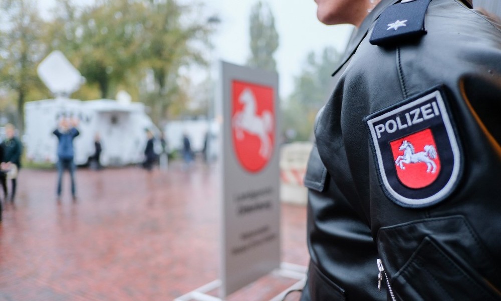 Rotenburg: Quarantäne einer Großfamilie wird von Polizei und Security überwacht