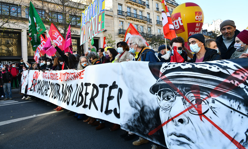 Massiver Protest in Frankreich gegen mehr Polizeibefugnisse