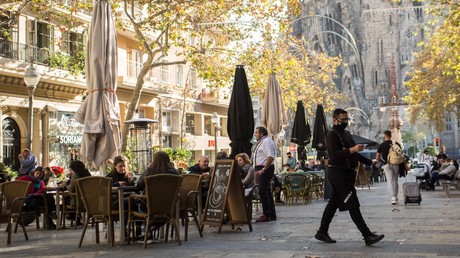 Katalonien fährt öffentliches Leben hoch – Gaststätten, Kinos und Theater in Barcelona öffnen wieder