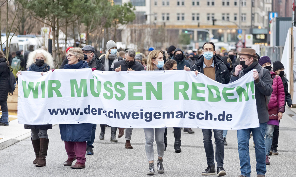 Nach Interview mit festgenommener Versammlungsleiterin: Polizei Berlin äußert sich zu Vorwürfen