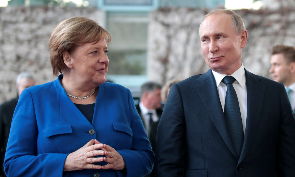 Putin und Merkel telefonieren über gemeinsame Corona-Impfstoffproduktion und Ukraine-Konflikt