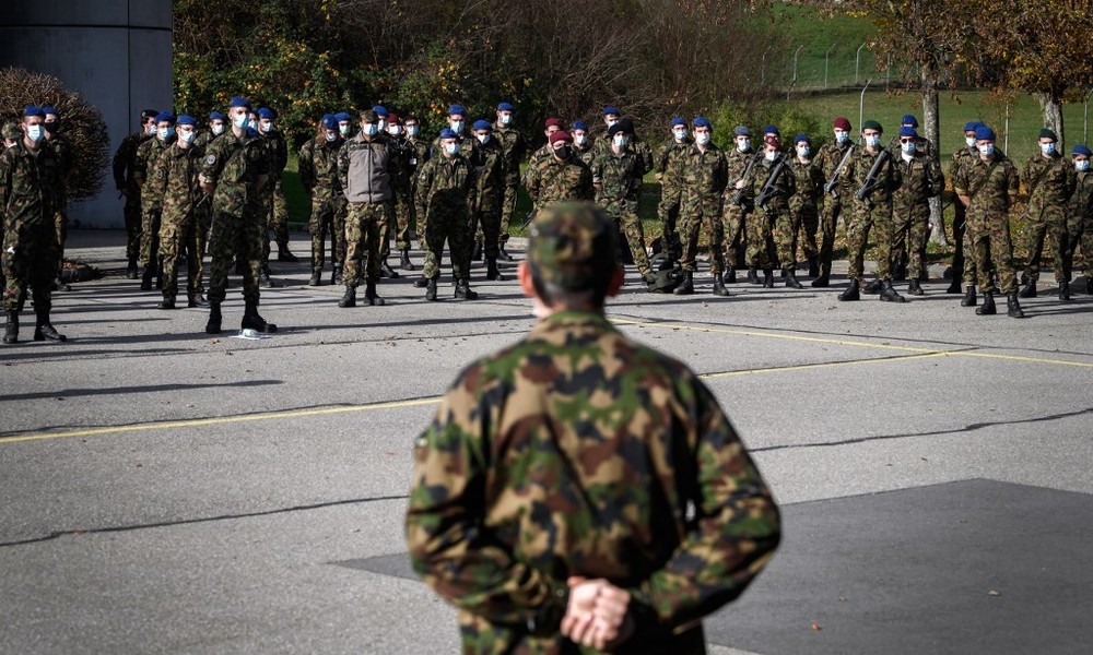 Abmarsch nach Hause: Schweizer Armee setzt auf Homeoffice
