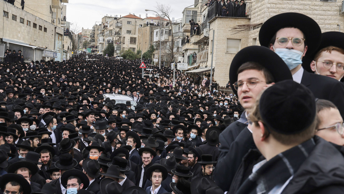 Bei Begräbnis eines Rabbiners: Tausende Israelis verstoßen gegen Lockdown