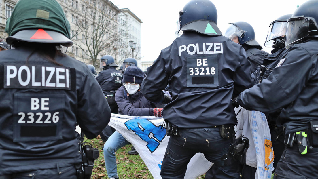 Wegen Bedrohung von Polizistin: Nürnberger Aktivist zu über einem Jahr Gefängnis verurteilt