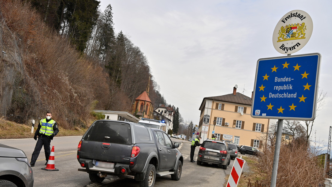 "Mutationsgebiete": Deutschland kündigt Grenzkontrollen zu Tschechien und Tirol an