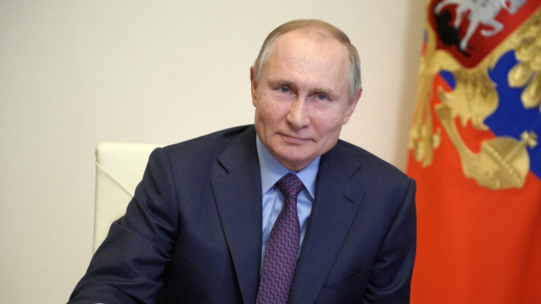 Wladimir Putin lässt sich gegen COVID-19 impfen