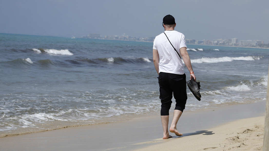 Bundesregierung prüft Verbot von Urlaubsreisen ins Ausland