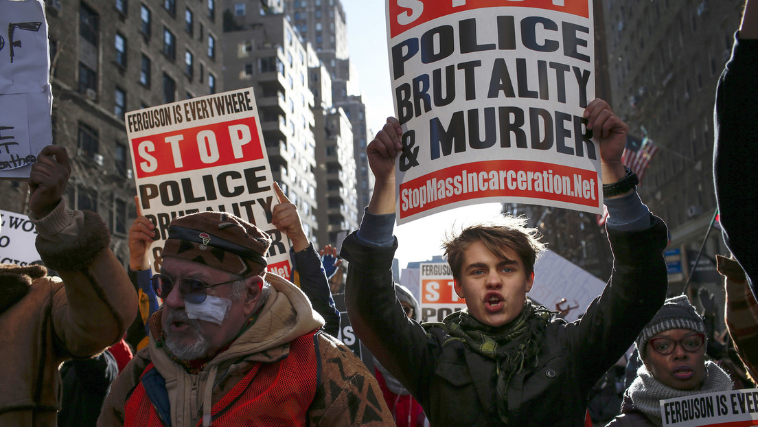 Schon wieder: Polizei erschießt afro-amerikanischen Jugendlichen in der Nähe von Ferguson