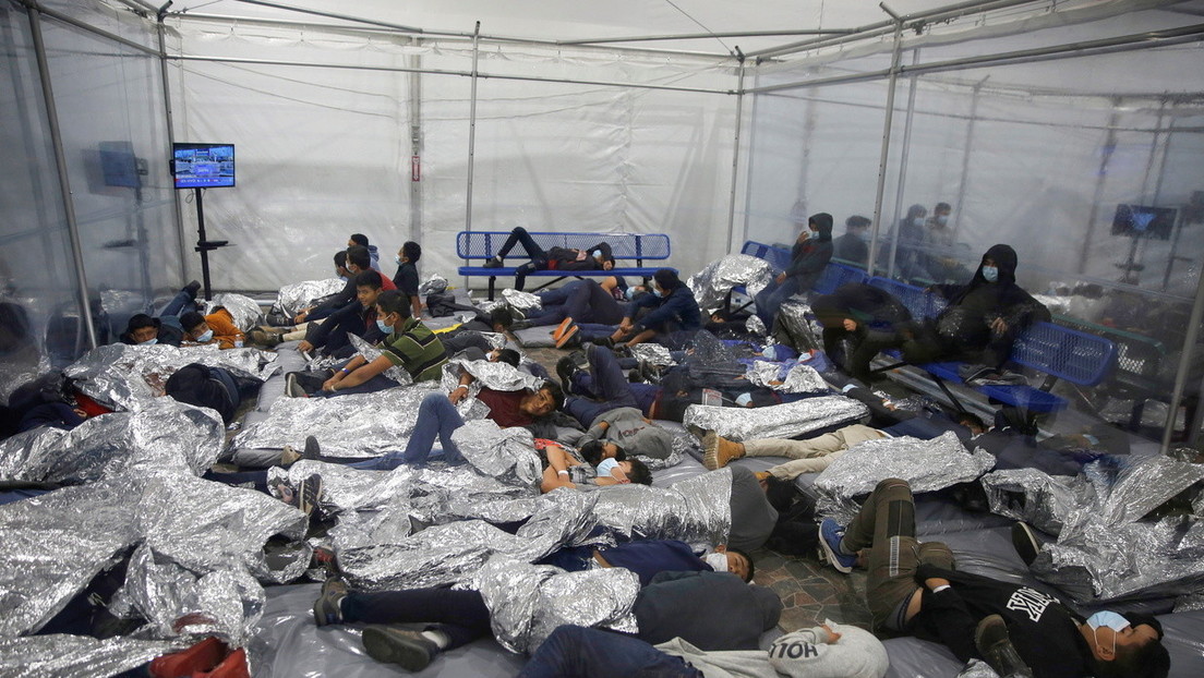Unschöne Bilder für Biden: Tausende von Flüchtlingskindern in überfüllten Aufnahmelagern von Texas