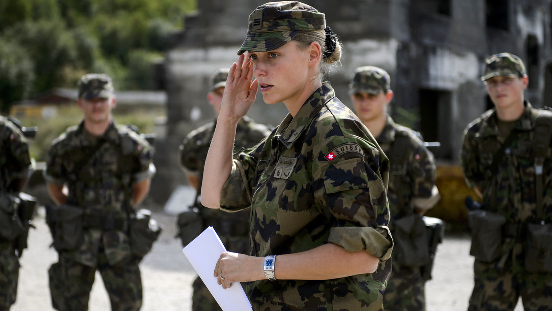 Schweizer Armee verspricht Frauen bequemere Unterwäsche