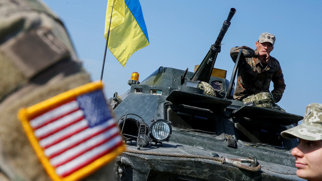 "Ukraine oder Tod": US-Militärattaché in Kiew trägt ukrainische Militäruniform im Donbass