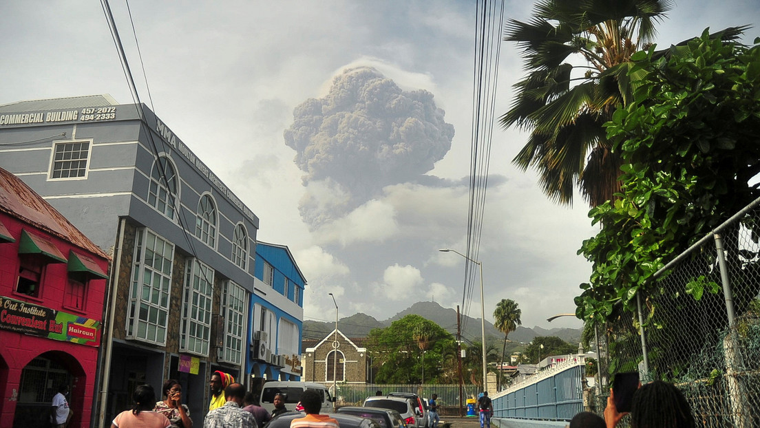 Vulkanausbruch auf St. Vincent: Nur Geimpfte werden auf Kreuzfahrtschiffen evakuiert