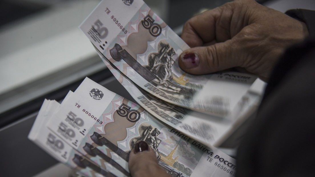Analysten überrascht - Rubel bisher erfolgreichste Währung 2015