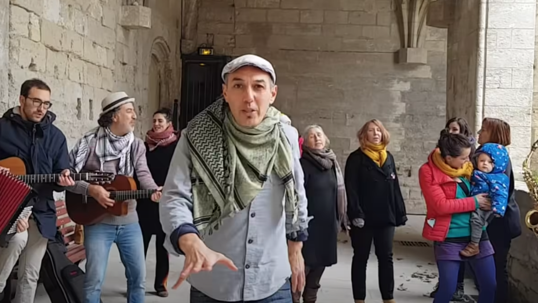 "Danser encore" – wie ein Protestsong gegen die Corona-Maßnahmen Frankreich erobert