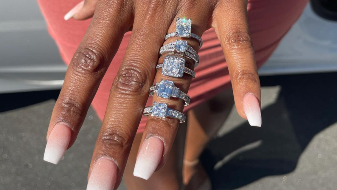 So viele Facetten der Liebe: US-Amerikaner macht Heiratsantrag mit fünf Diamantringen