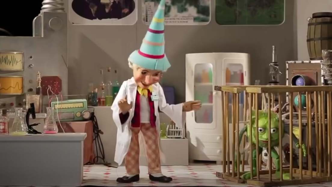 Die neue Normalität – wie die Augsburger Puppenkiste Kindern Coronatests erklärt