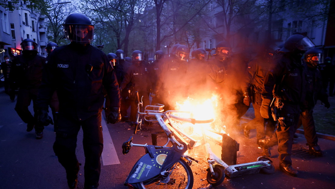Heftige Auseinandersetzungen bei 1.-Mai-Demos in Berlin, Frankfurt und Leipzig