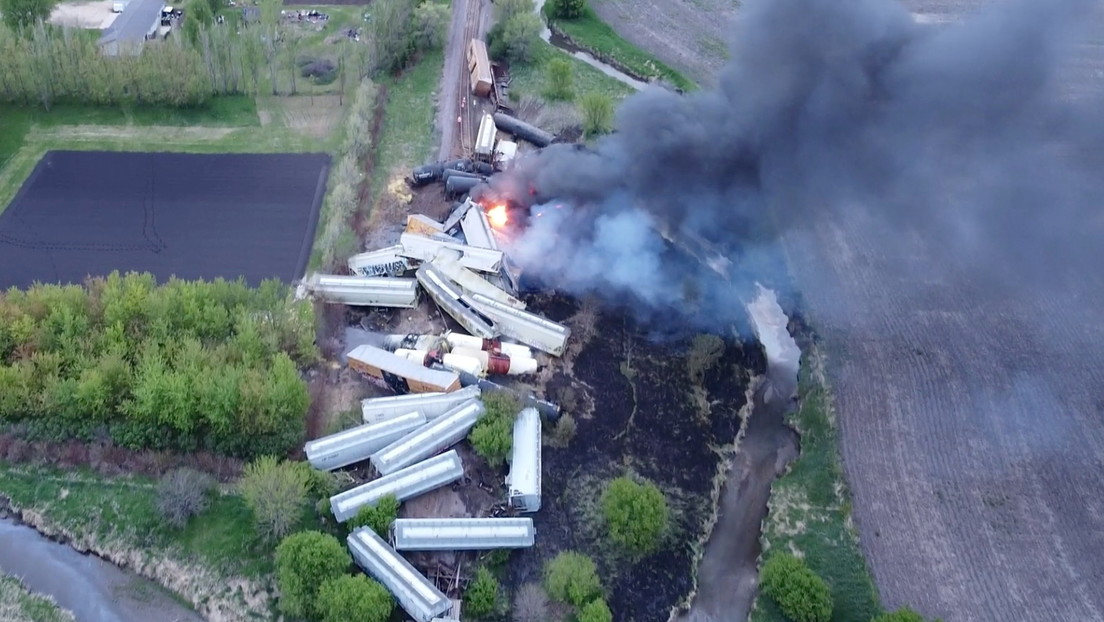 USA: Zweiter Gefahrgüterzug innerhalb von 24 Stunden entgleist und in Brand geraten