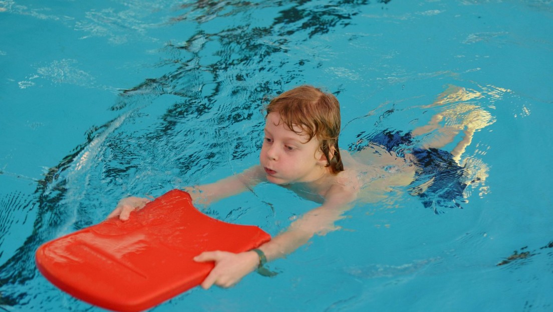 Wegen Corona-Politik verpassen 70.000 Kinder den Schwimmunterricht