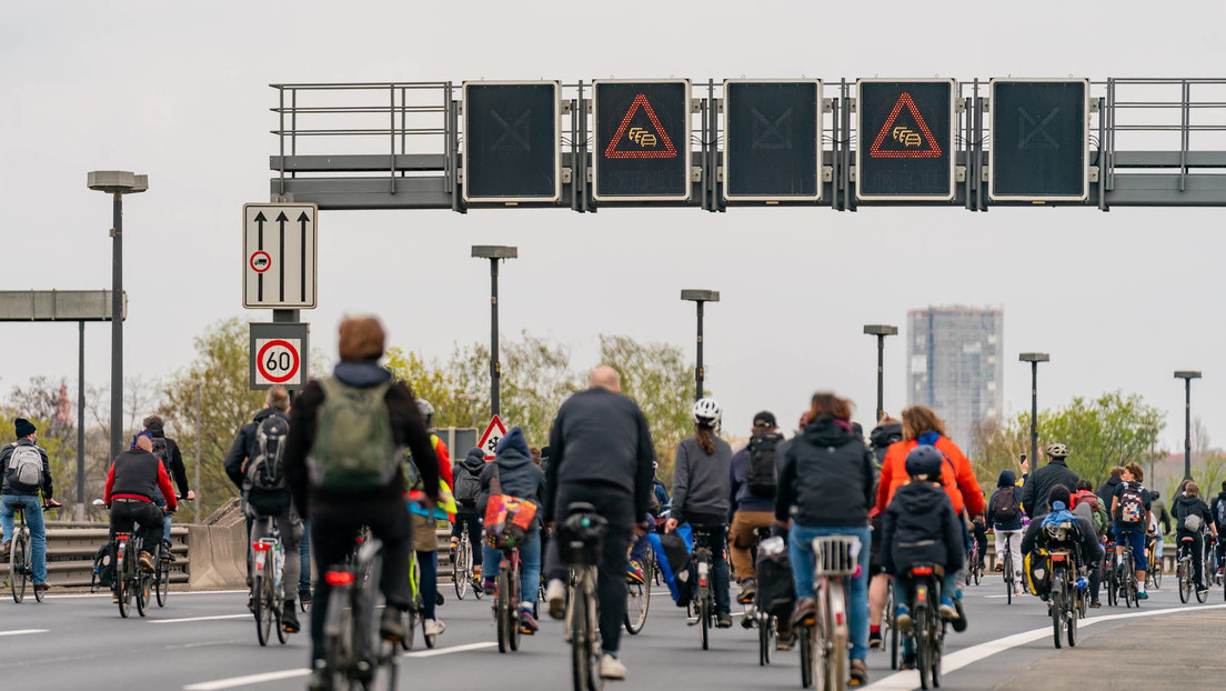 Nur noch zwölf private Autofahrten im Jahr – Berlin als Vorreiter der Fahrradrepublik?