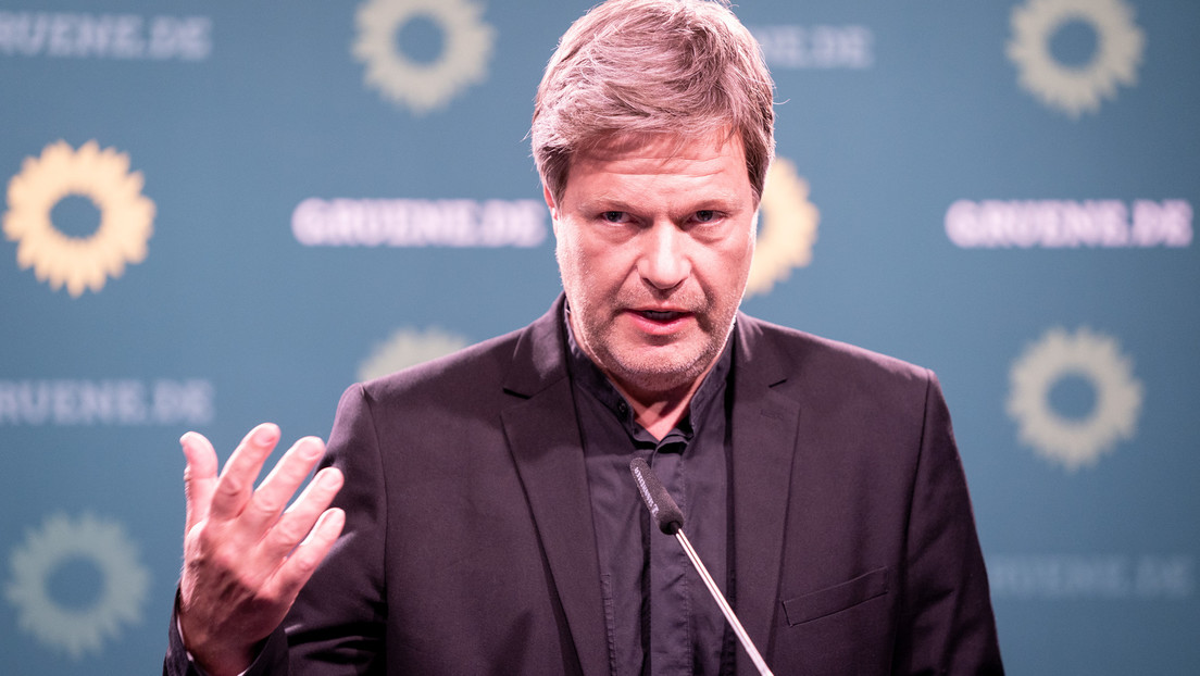 Grünen-Chef Robert Habeck fordert Waffen für die Ukraine
