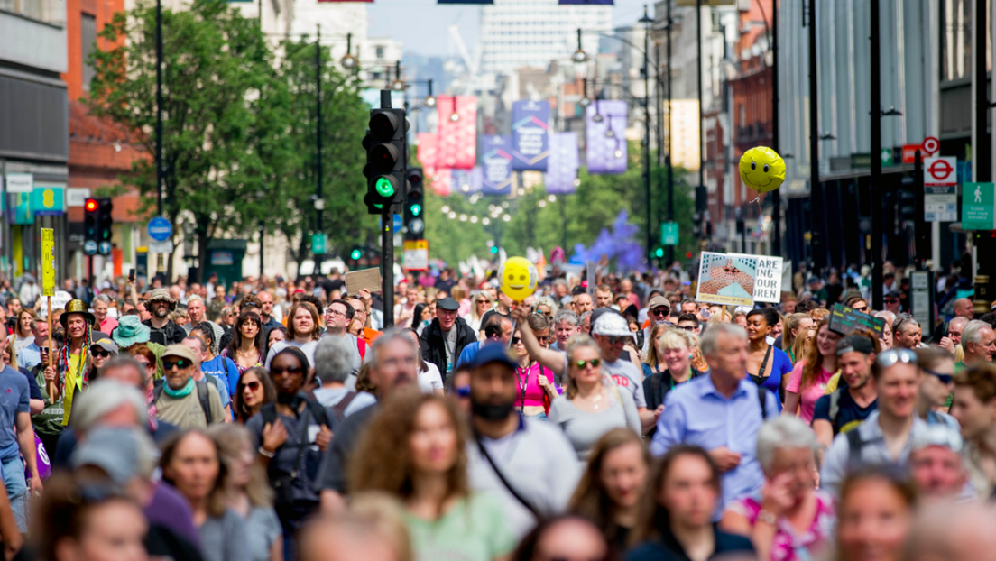 Und was sagen die Qualitätsmedien? Tausende protestieren in London gegen Corona-Politik