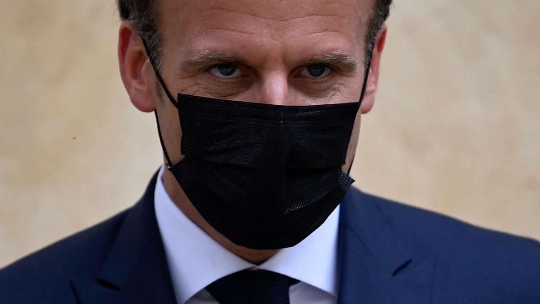 Bei Rundreise durchs Land: Mann schlägt Macron ins Gesicht