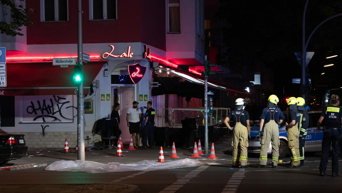 Schüsse vor Lokal in Berlin-Wedding: Mindestens drei Verletzte