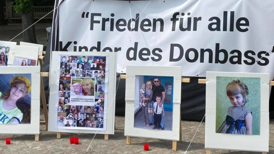 "Es reicht mit dem Krieg" – Friedensaktivisten machen in Berlin auf Situation im Donbass aufmerksam