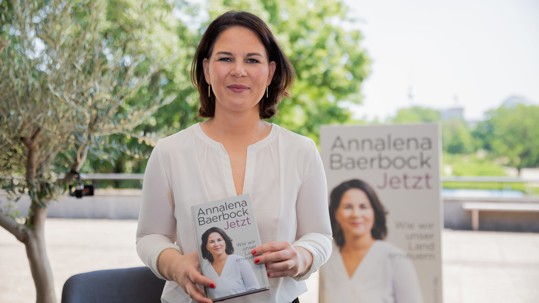 Nach Lebenslauf-"Verschönerung": Hat Annalena Baerbock in ihrem neuen Buch anderswo abgeschrieben?