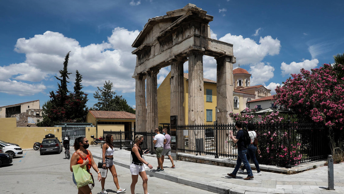 Dem Druck aus Deutschland gebeugt? Griechenland verlangt Test für geimpfte russische Touristen