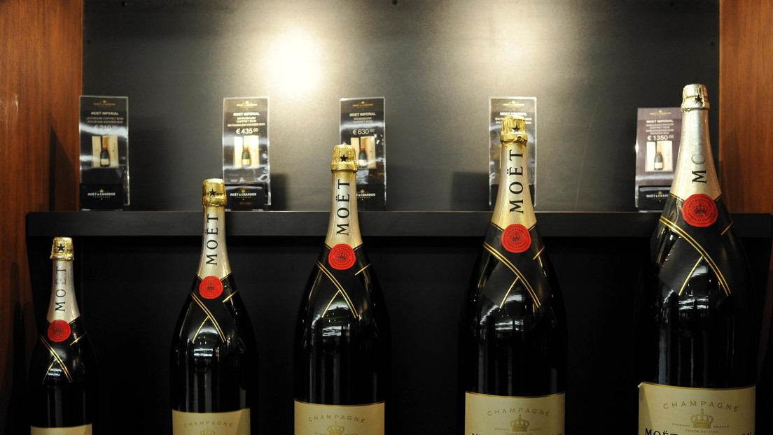 Champagner-Hersteller lenkt ein und kennzeichnet seinen "Schaumwein" für Export nach Russland