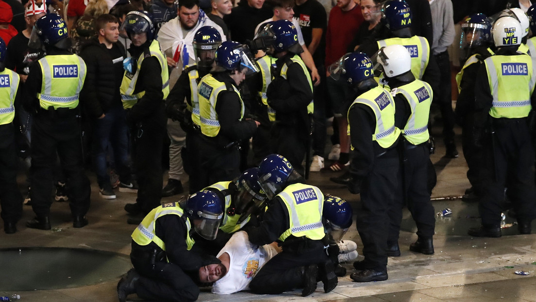Ausschreitungen rund um EM-Finale in London: 19 Polizisten verletzt – 49 Festnahmen