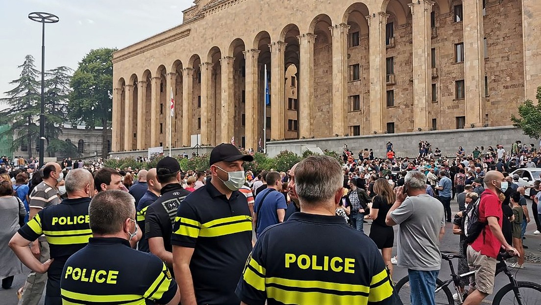 Lage in Tiflis eskaliert – Handgemenge im georgischen Parlament