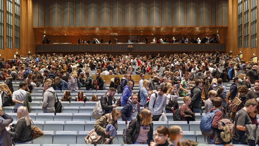 Rückkehr der Studenten in den Hörsaal: NRW-Hochschulrektoren fordern hohe Impfquote