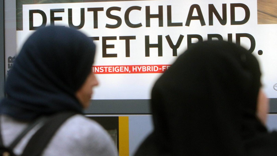 EuGH-Urteil: Deutsche Arbeitgeber dürfen Tragen eines Kopftuchs verbieten