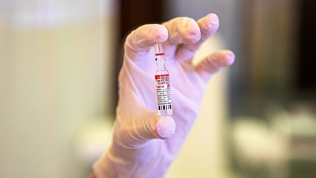 Russland beginnt Tests mit Impfstoff-Cocktail aus AstraZeneca und Sputnik Light