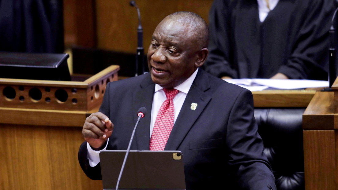 Nach Unruhen in Südafrika: Präsident bildet Regierung um