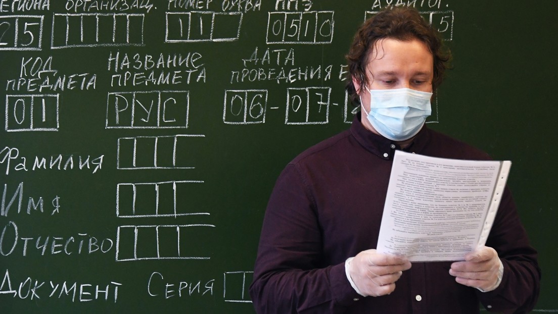 Moskau: Maskenpflicht für Lehrer im Unterricht entfällt