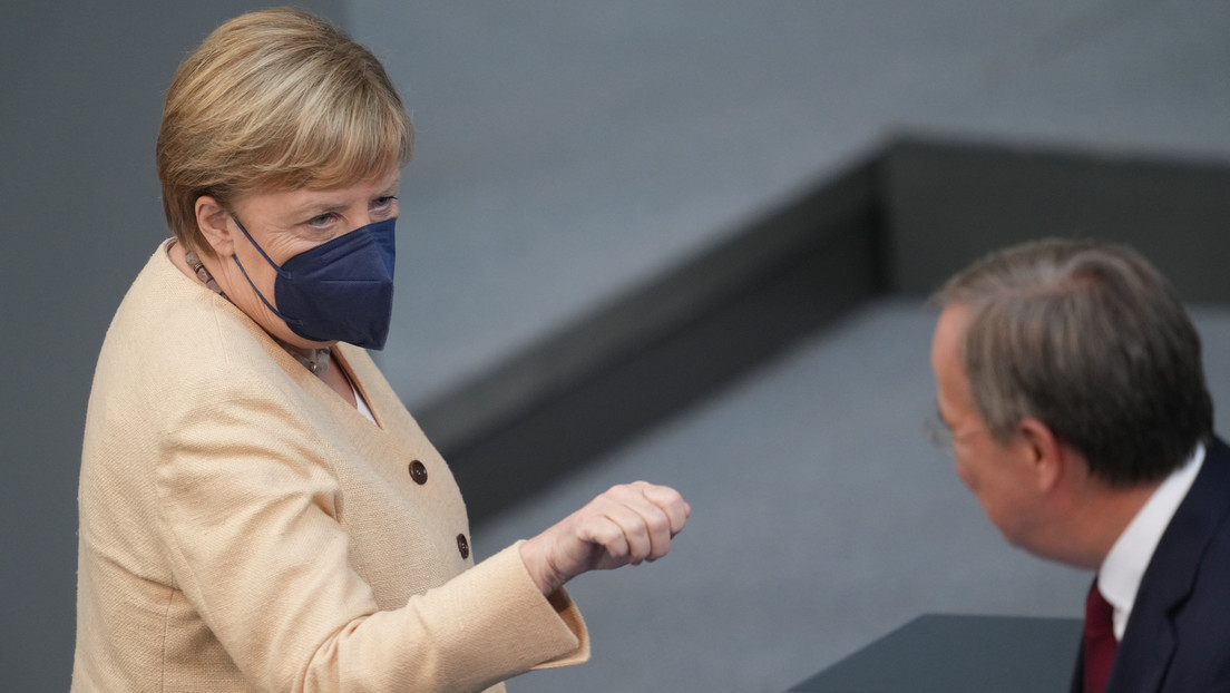 Umfragewerte der Union historisch niedrig – Kanzlerin Merkel wirbt im Bundestag für Laschet