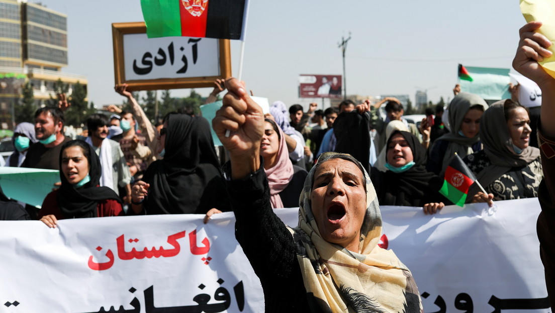 Kabul: Hunderte Menschen demonstrieren, Taliban-"Polizisten" schießen in die Luft