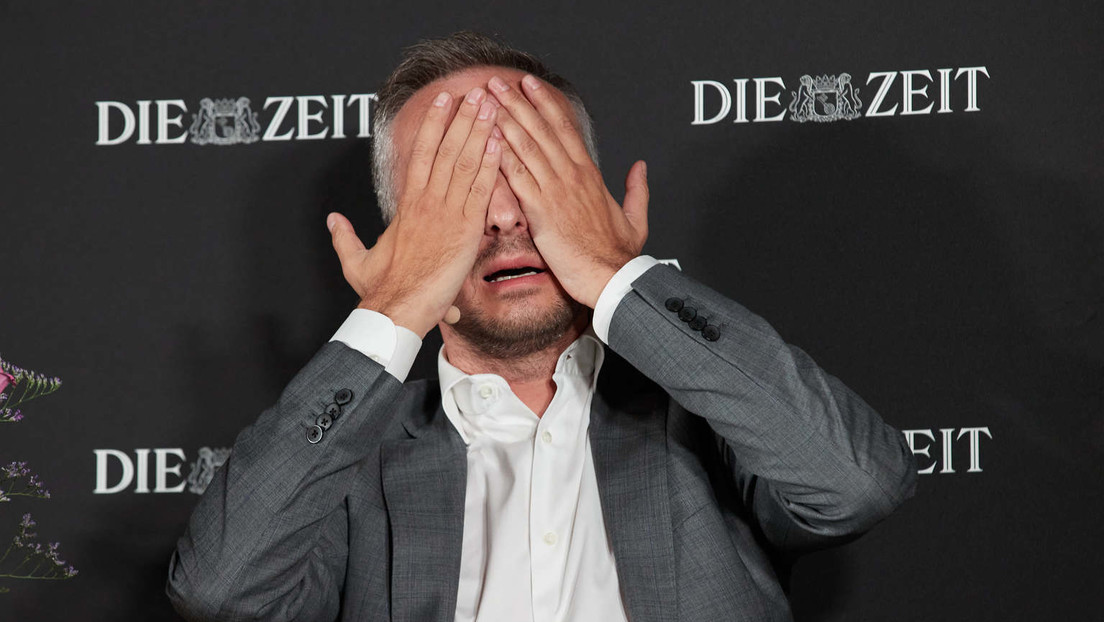 Umstrittener Satiriker Böhmermann erhält Fernsehpreis für "ZDF Magazin Royale"