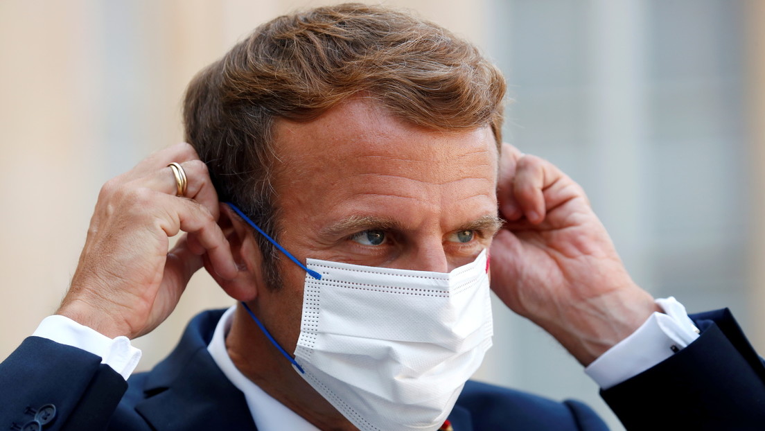 Frankreich: Junger Mann legt Präsident Macrons Impfpass vor und wird festgenommen