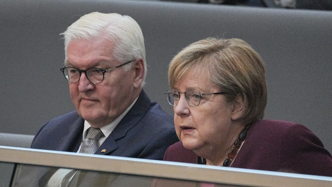 Angela Merkel soll Regierungsgeschäfte kommissarisch weiterführen