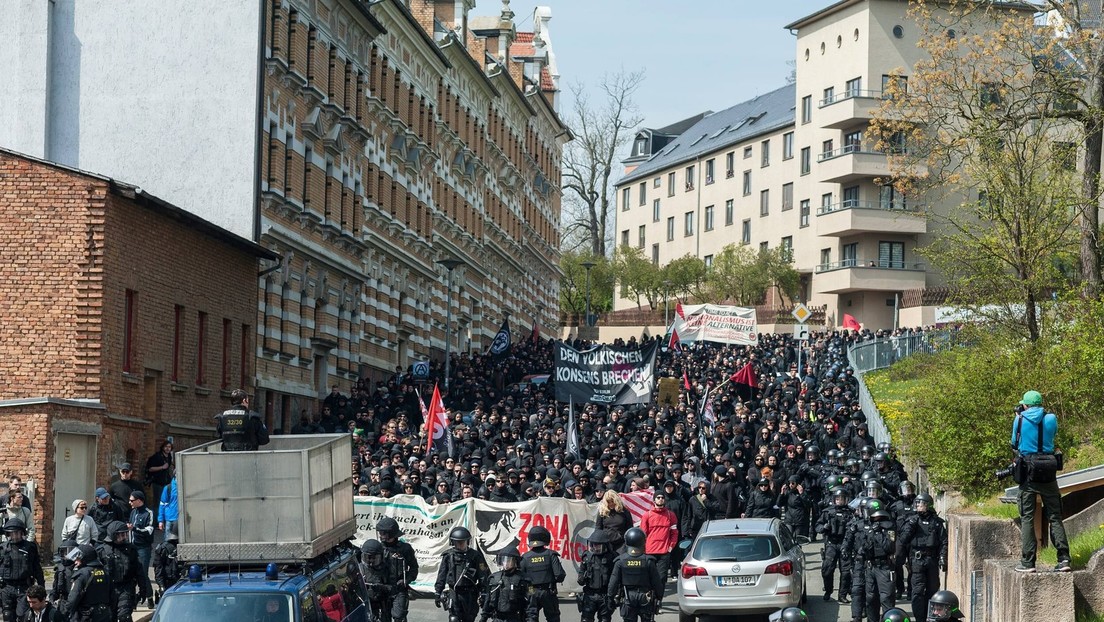 Sonntagsdemo in Plauen - Zum sechsten Mal Tausende Menschen bei "Wir sind Deutschland"